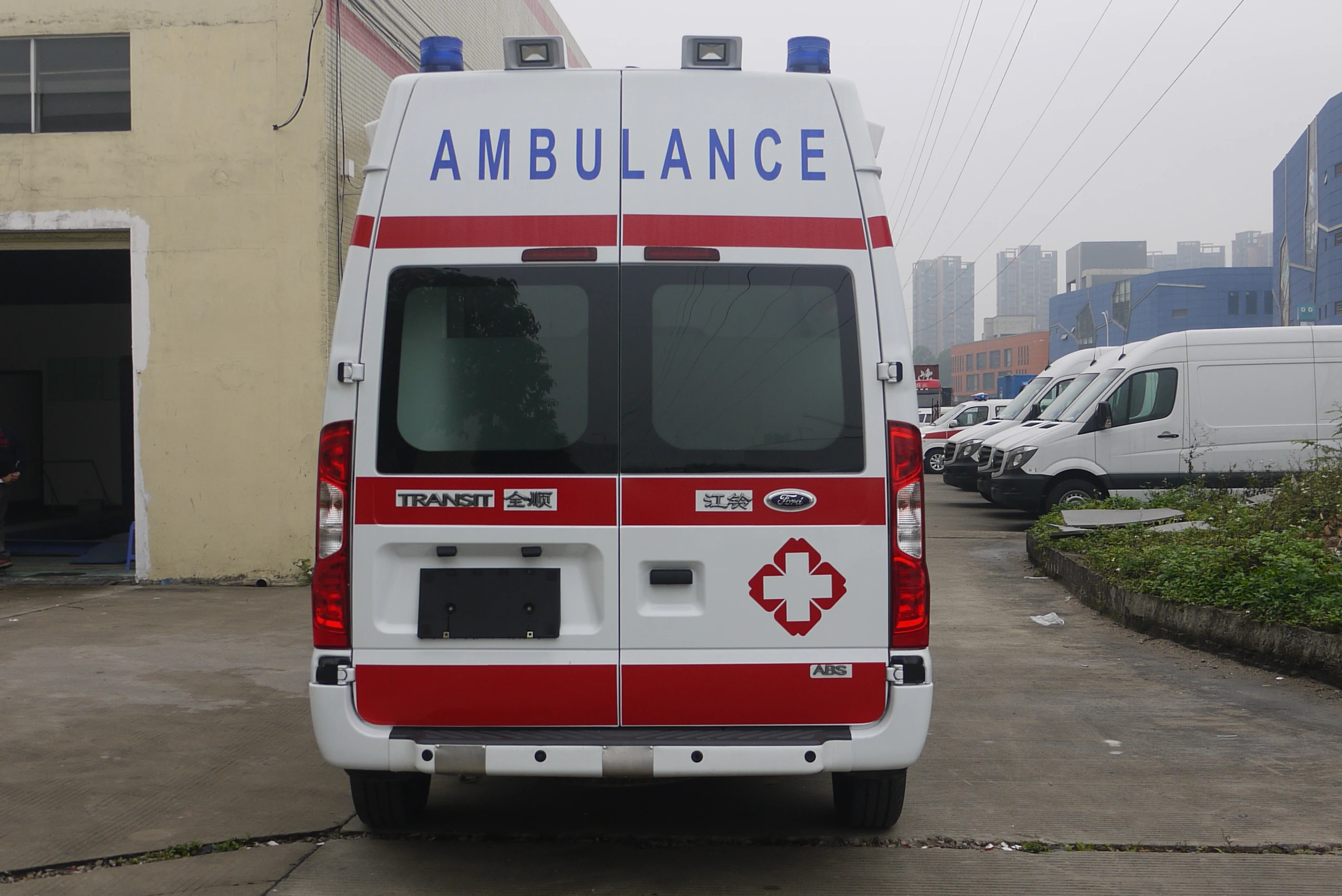 Новая машина скорой помощи по хорошей цене транзитная V348 с высокой крышей и длинной осью версия Euro6 мобильная медицинская распродажа