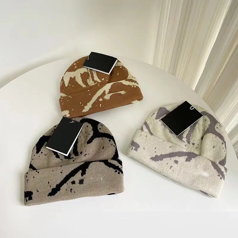 New Design Winter Fashion Knitted Hats Custom Logo Unisex Knit Beanie Hat