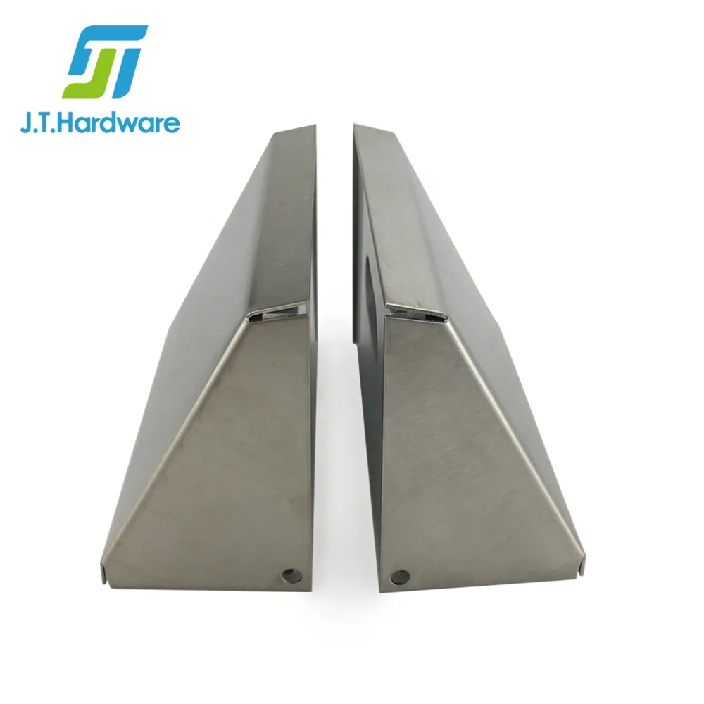 Установка алюминиевого напольного и стеклянного коннектора с фиксированными стеклянными панелями