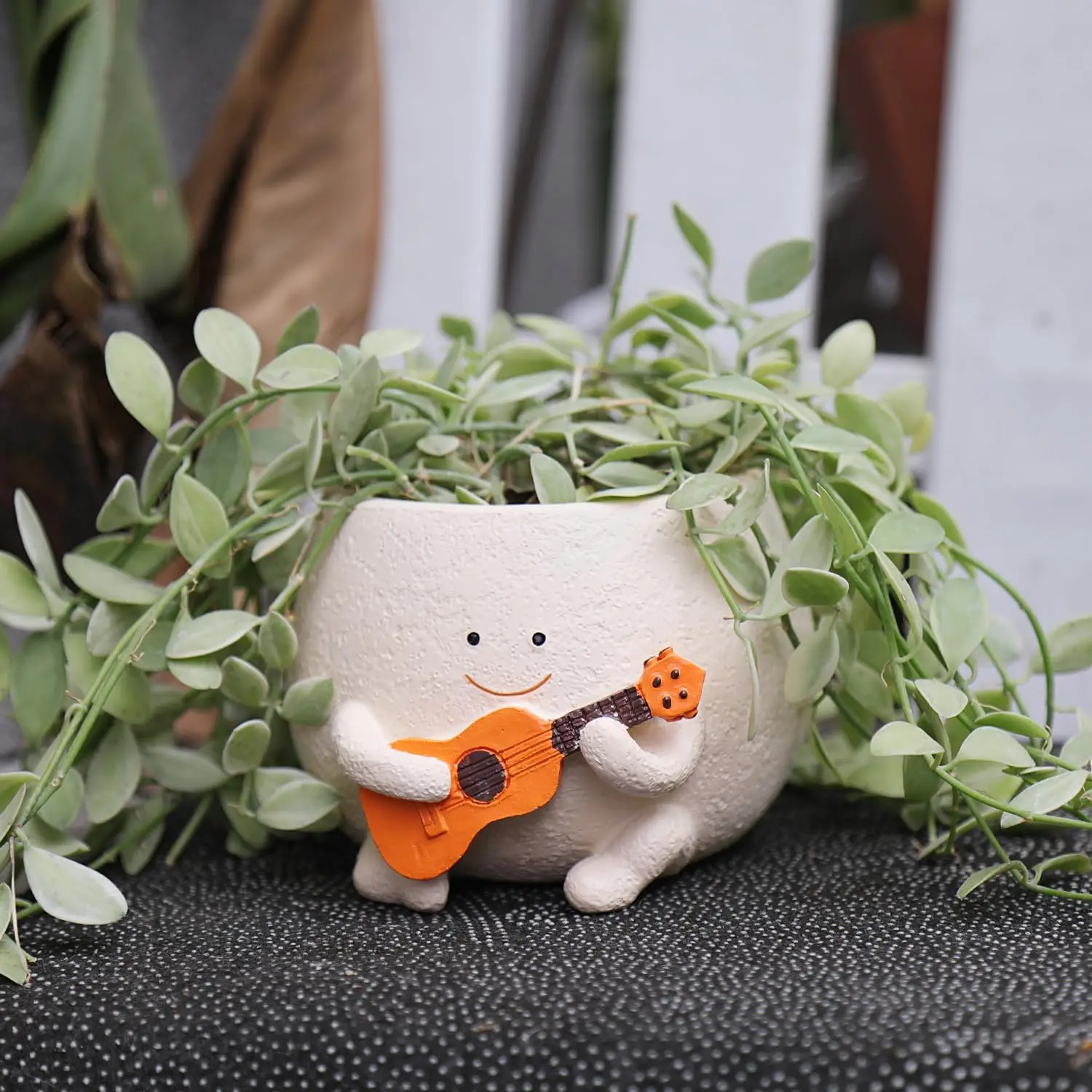 Smily Face Planter Pot with Drainage Hole Cute Resin Head Planters Guitar Succulent Pots for Indoor Outdoor Plants Gift IdeaI