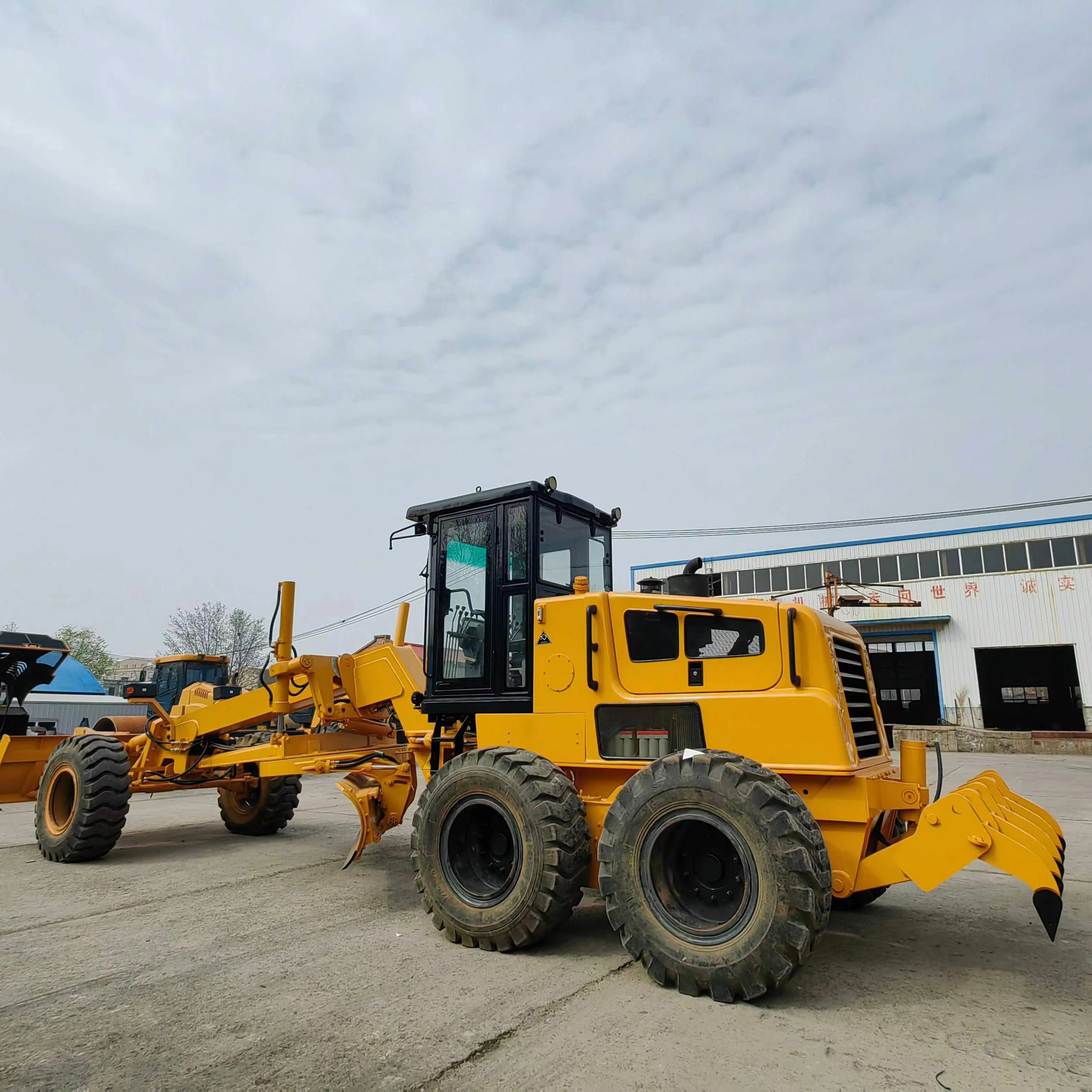 Грейдер для дорожного мотора 165HP 180HP 220 л.с. грейдер PY165C горных работ с лезвием и рыхлителем продажи
