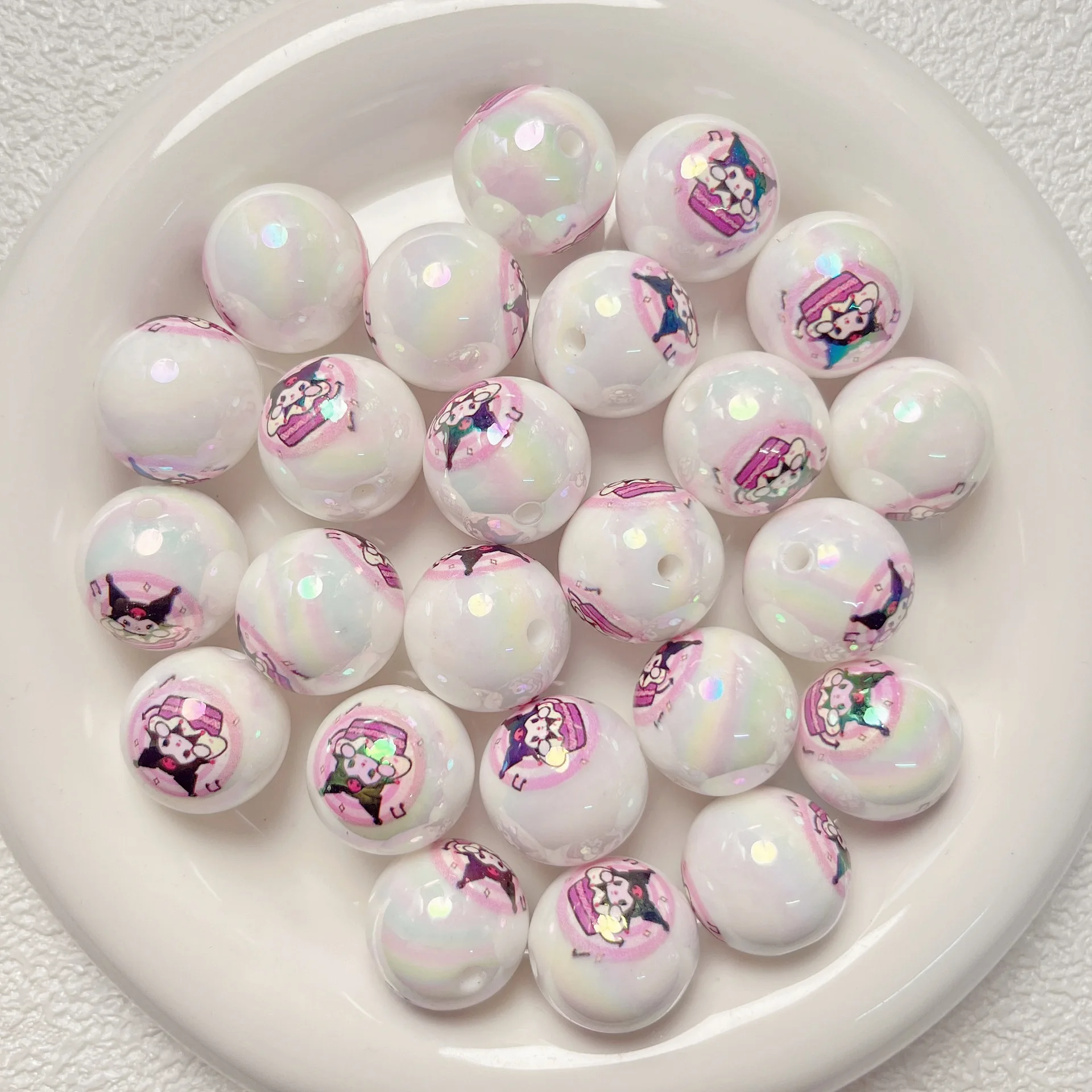 Акриловый браслет с бусинами 16 мм