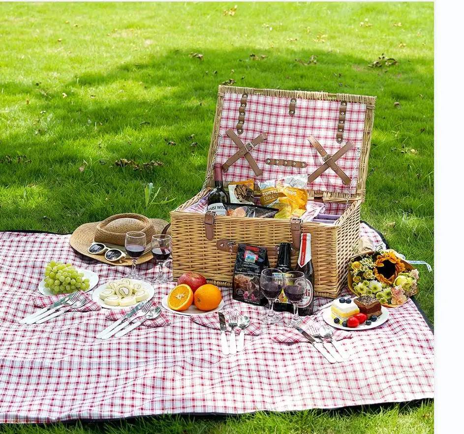 Best 2023 Holiday Wicker Picnic Basket Outdoor Beach 4 Person Set Wholesale Square Empty Rattan Handwoven Basket With Coolbag