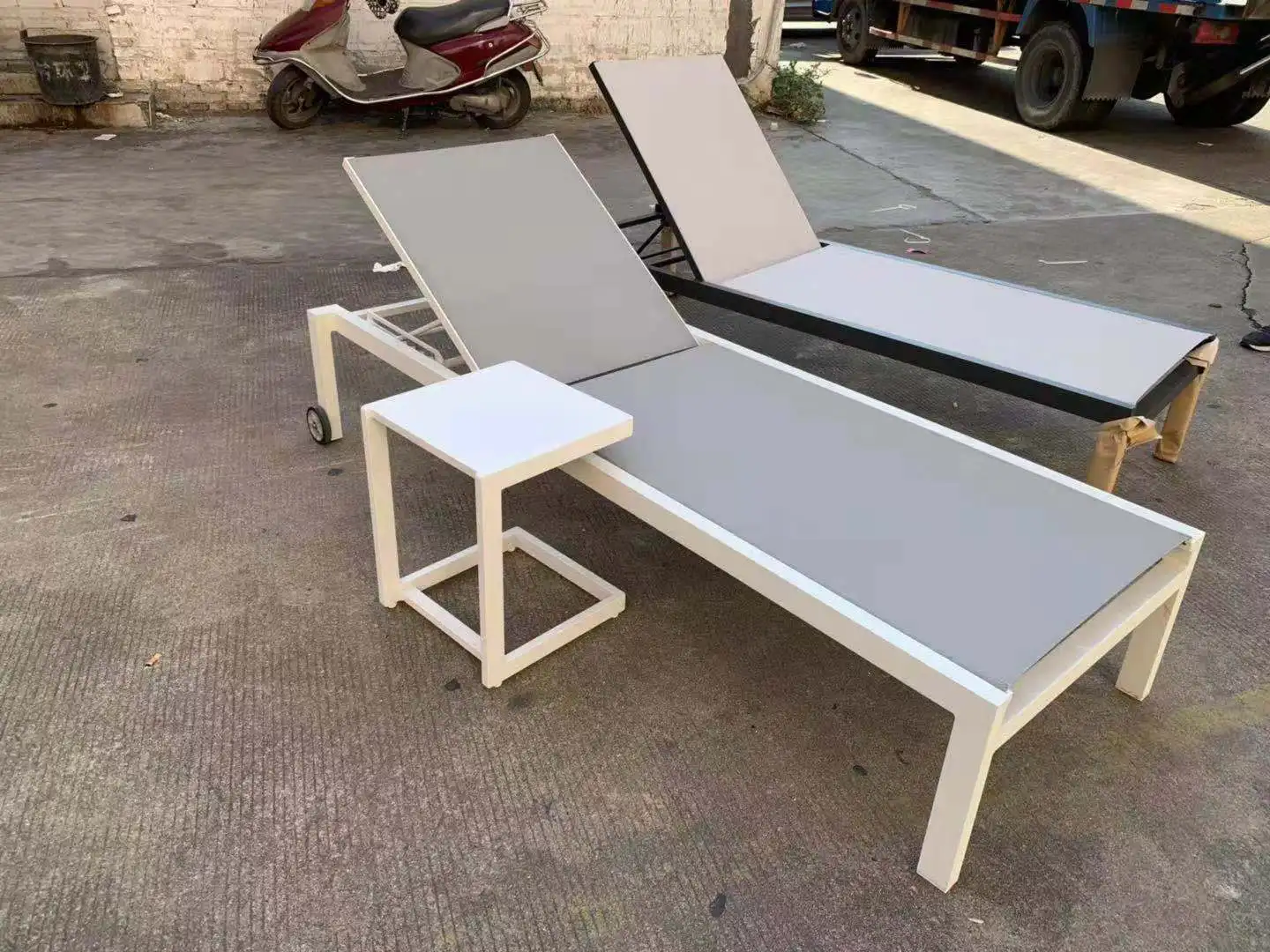 Fashion High Temperature Resistance Modern Aluminium Outdoor Folding Pool Sun Bed Lounger Transat Plage