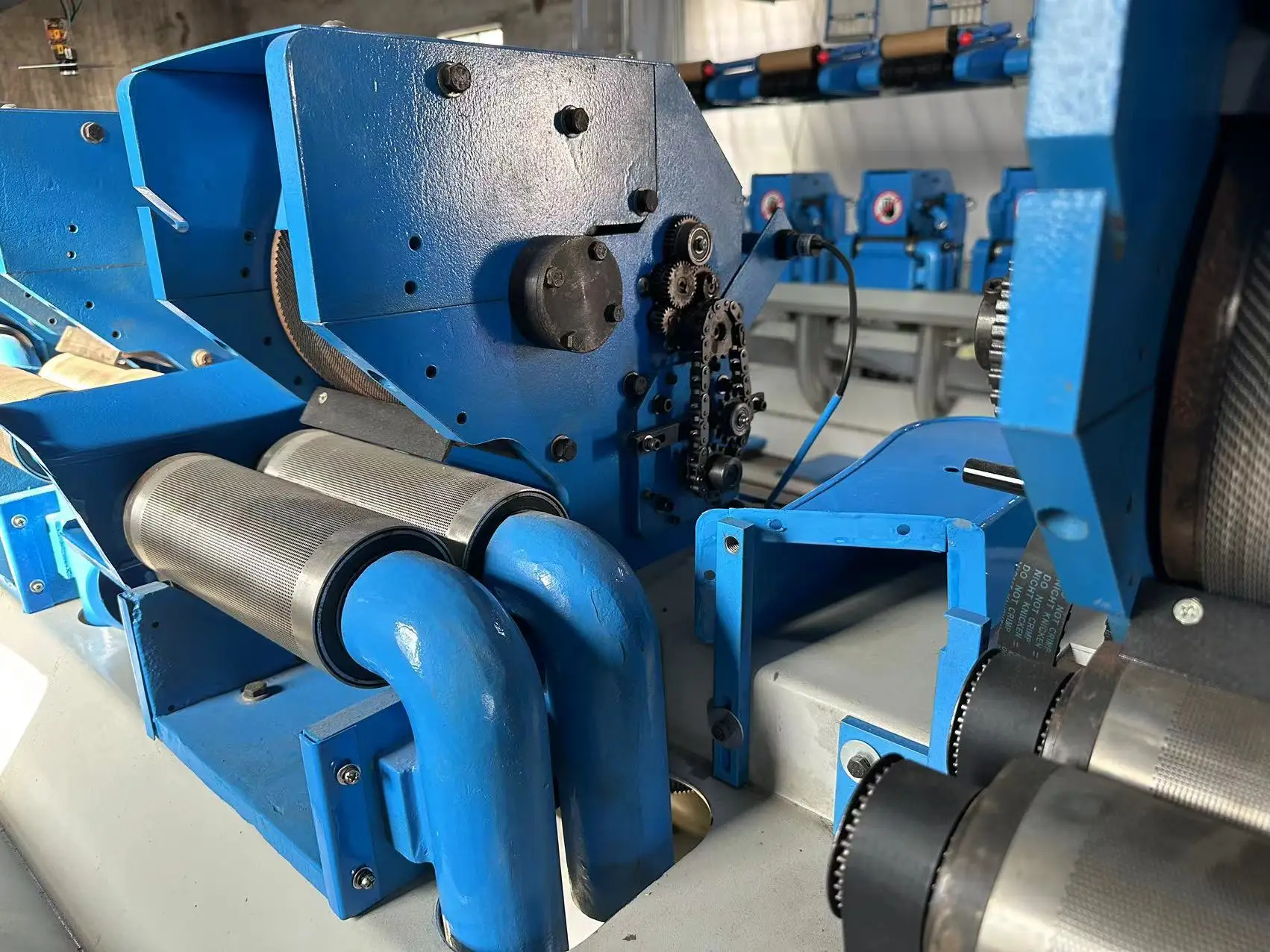 Фрикционная спиннинговая машина DREF, производство конической пряжи