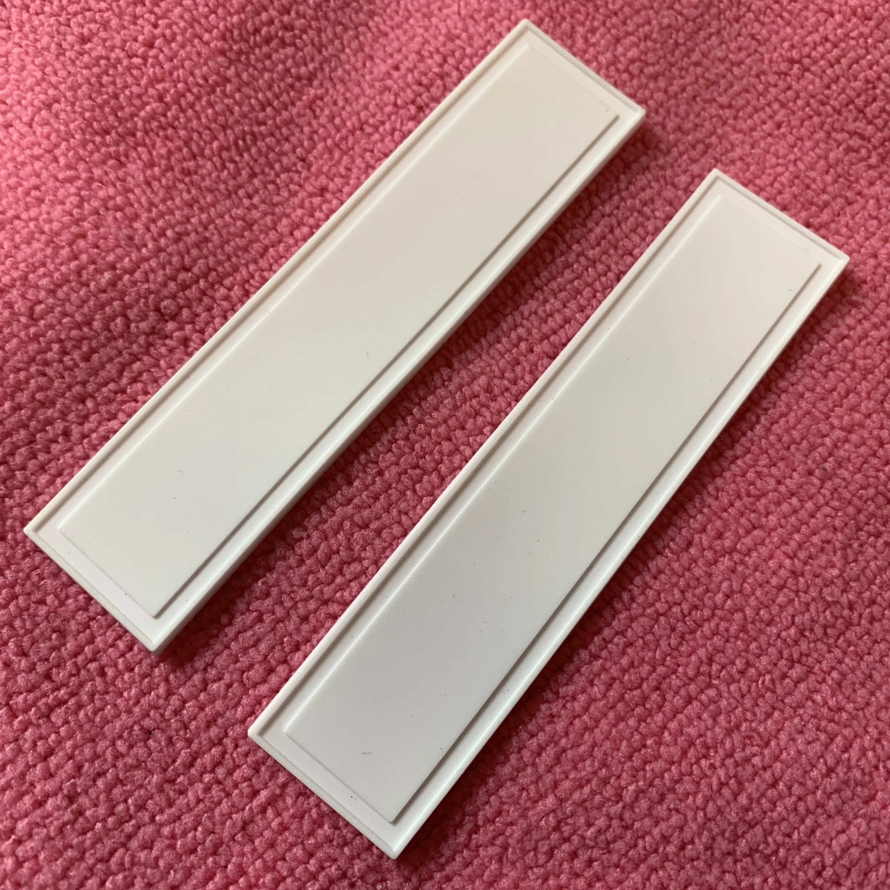 blank logo white color sewing PVC rubber label,plain design no logo silicone rubber label