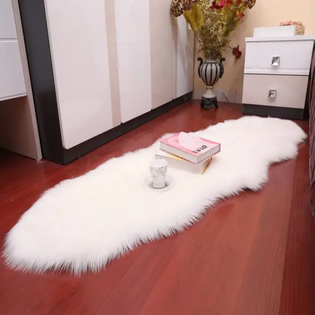 3ft x 2ft Heart-shaped soft faux sheepskin fur carpet Upholstered plush home sofa,  Sheep Skin Carpet Floor Mat