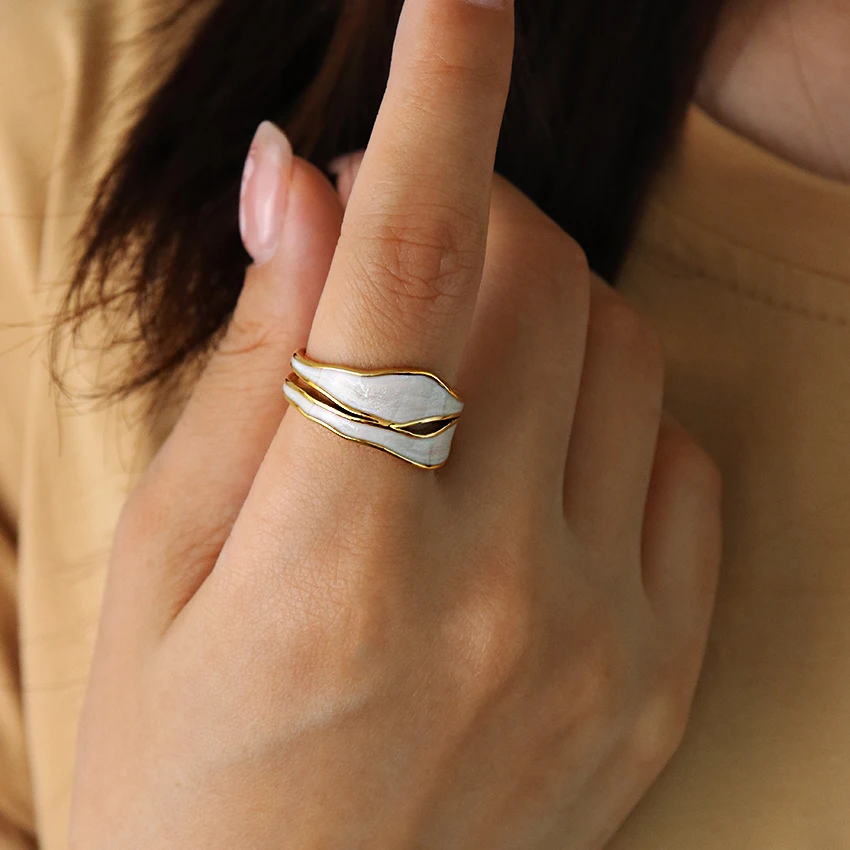 Vintage Elegant Geometric Enameled Ring High End Temperament Irregular Ring Girls Ring White Pink Color Fine Jewelry For Women