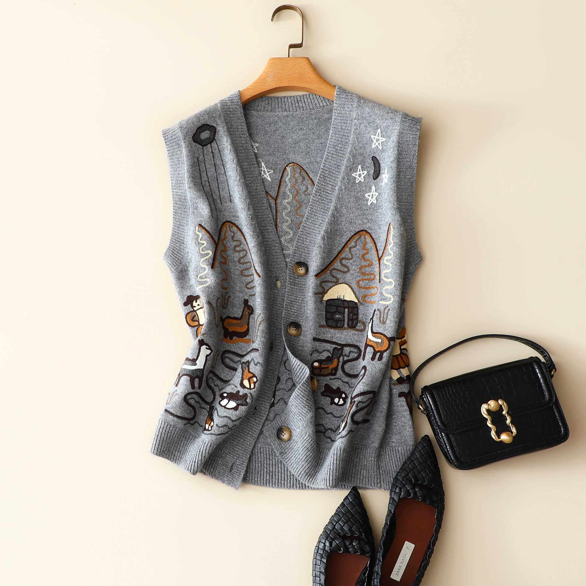 Hot Selling cashmere vest Winter Cardigan Embroidery V-neck Sweater Knitting Coat sleeveless womens knitted vests Women Vest