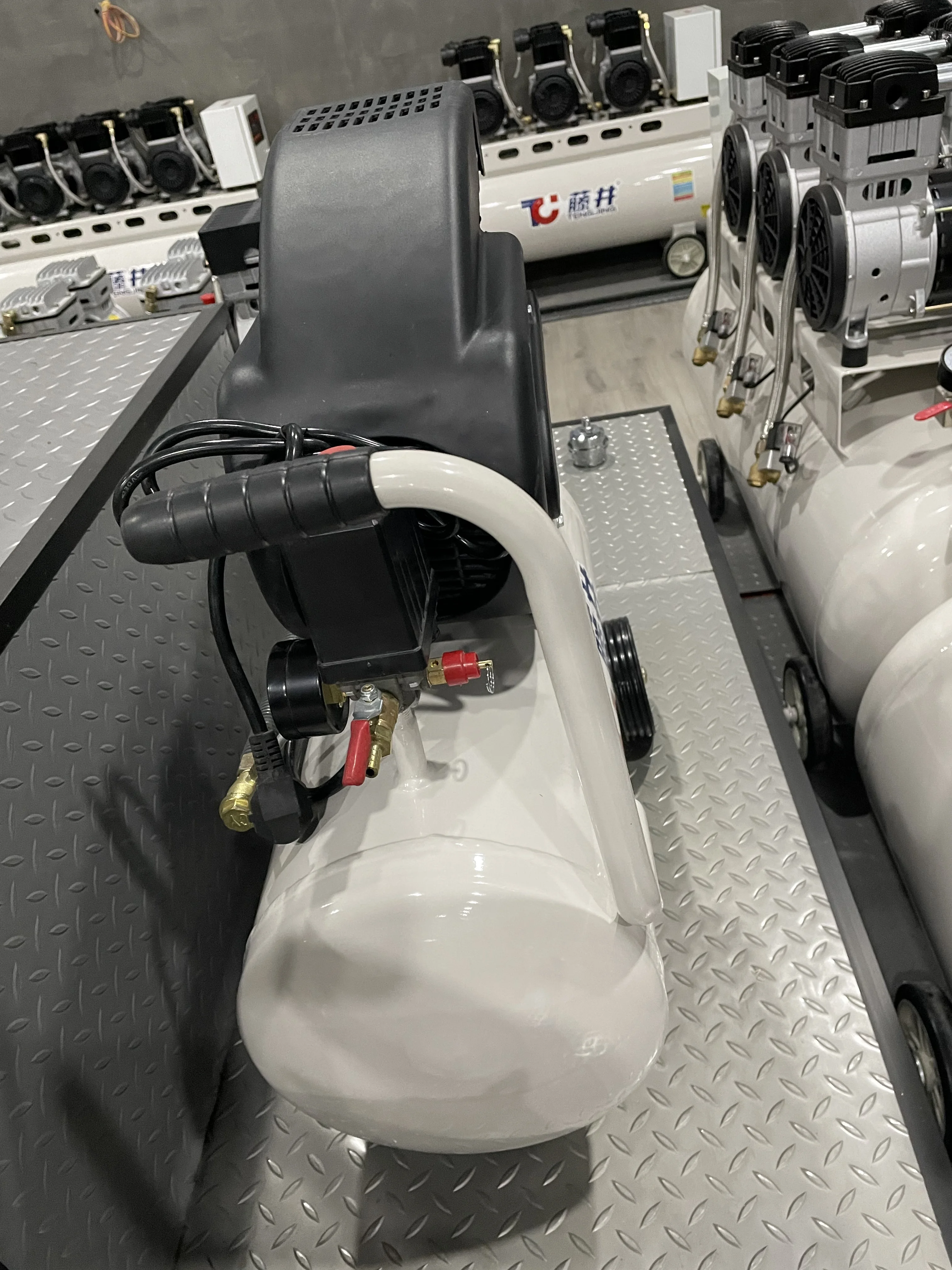 3hp 24L 50L portable direct driven air compressor industrial