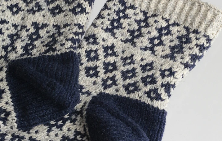 Beautiful deep colors woolen soft plain wool fabric for braided knit