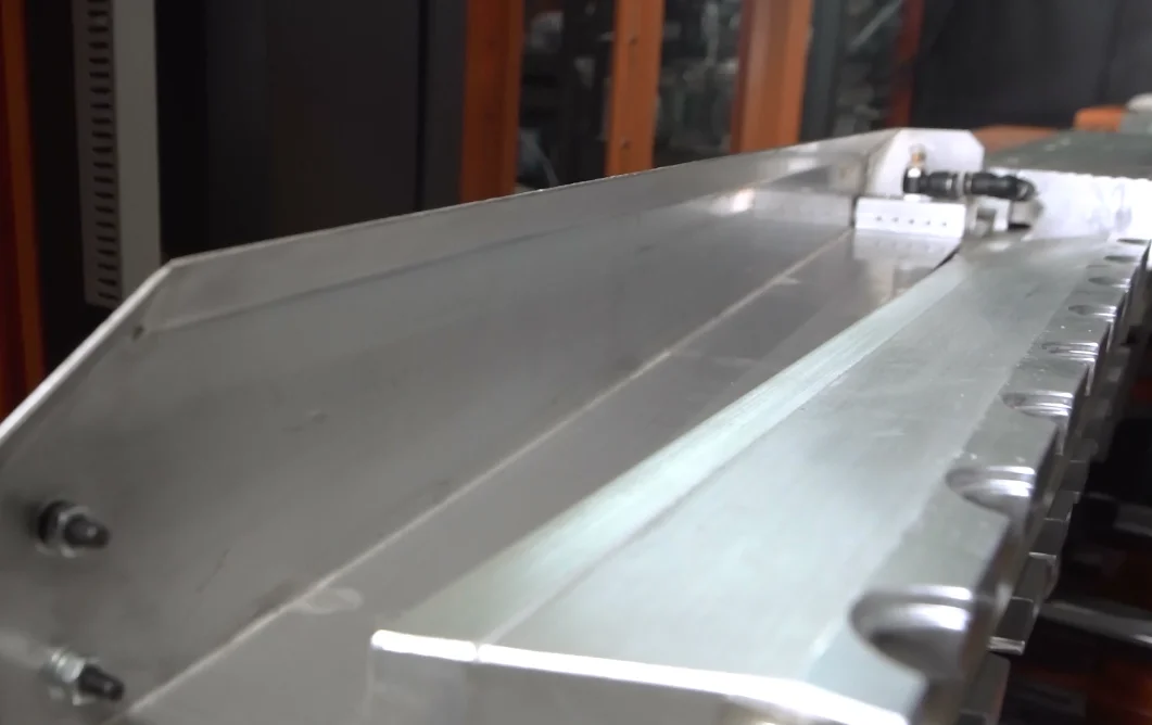 Fully auto scj-65u2x6.2g warehouse PE plastic 3 layer great water tank blow molding bottle making machine