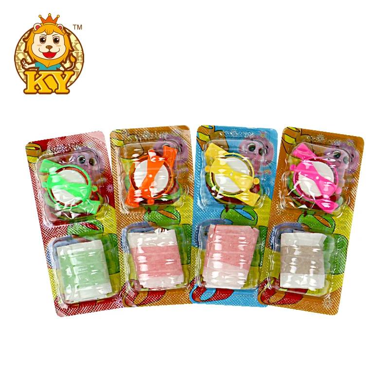 Wholesale gyro candy toys with fruit flavor soft gummy chewy candy roll