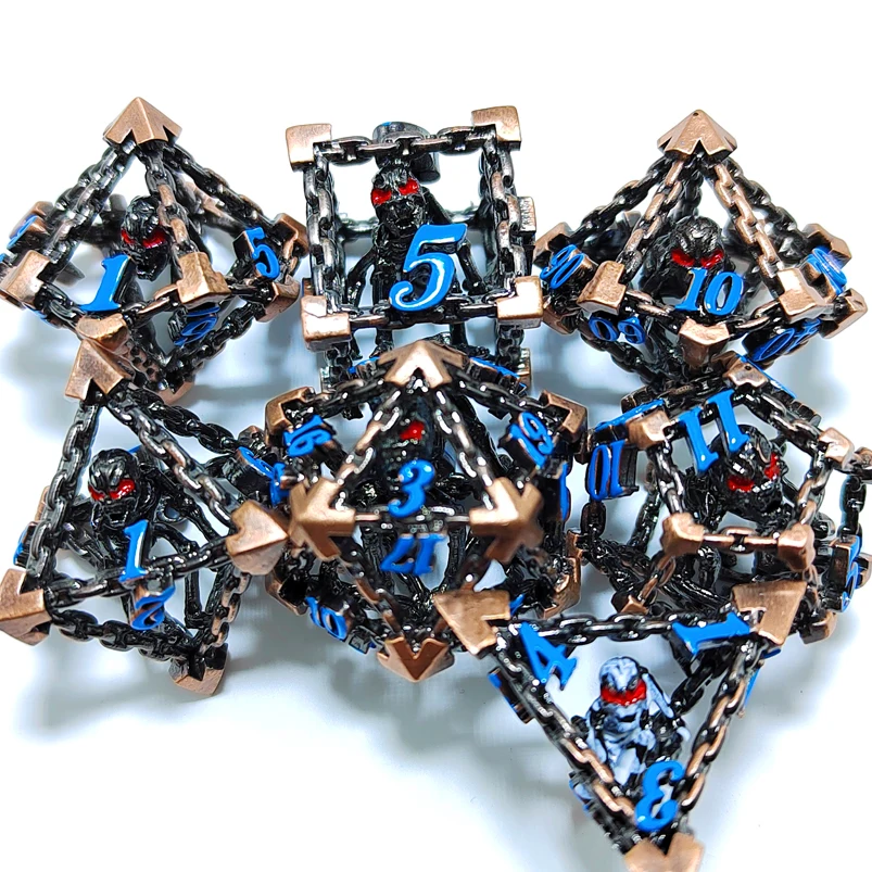 Новейшие металлические игральные кости для черепа применяются в игральных играх DND COC