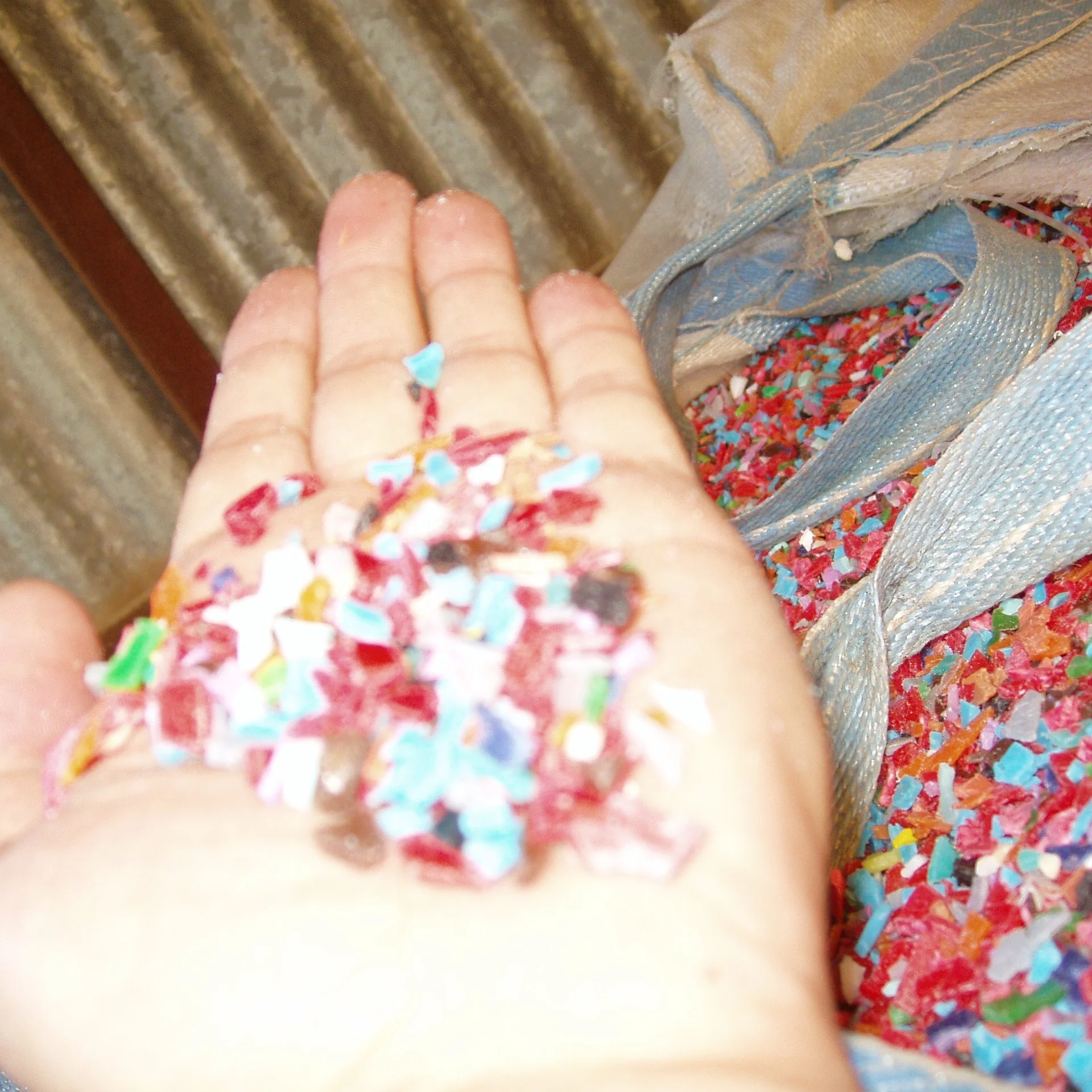 PP GRIND (REGRIND) FROM FRUIT CRATES - CASES (MIX COLOR) IN BIG BAGS SCRAP / WASTE.