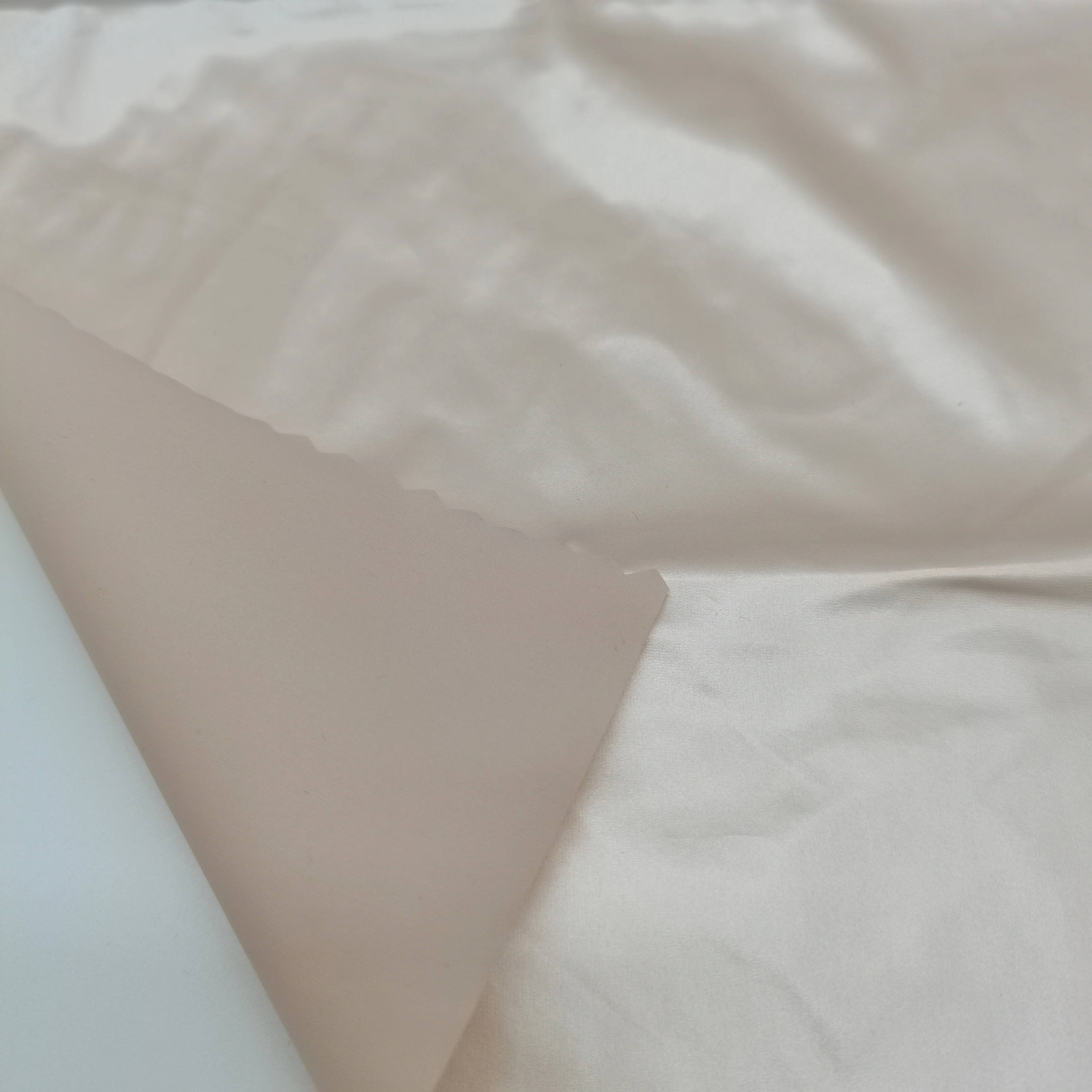 PD + Pearlized PU Coating Face 20D*20D*400T 100% Nylon Taffeta Plain light weight