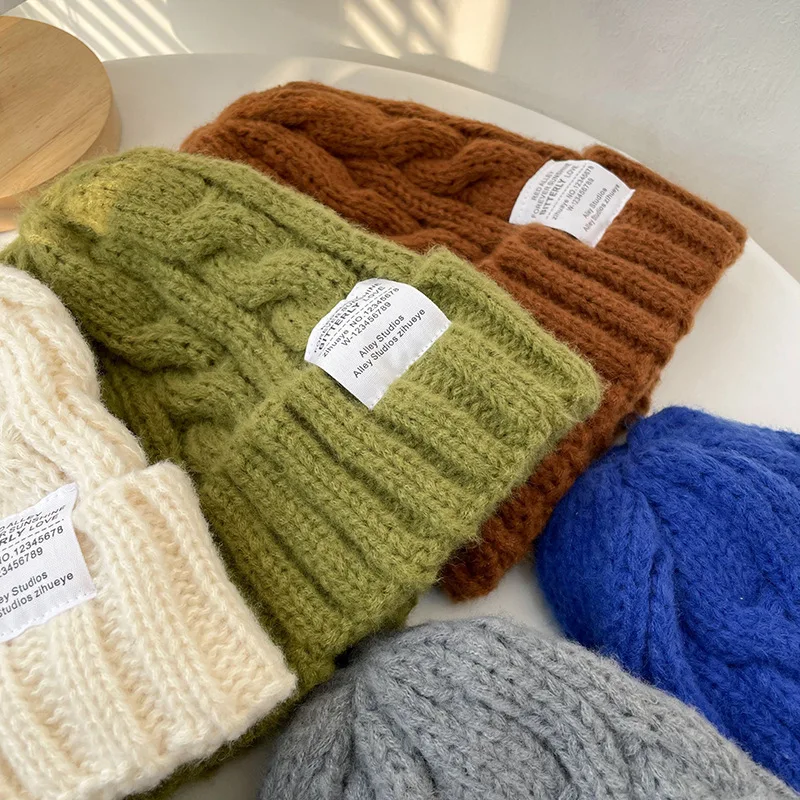 100% Acrylic Jacquard Beanie With Embroidery Adults Toque Woven Knitted Wool Winter Beanie