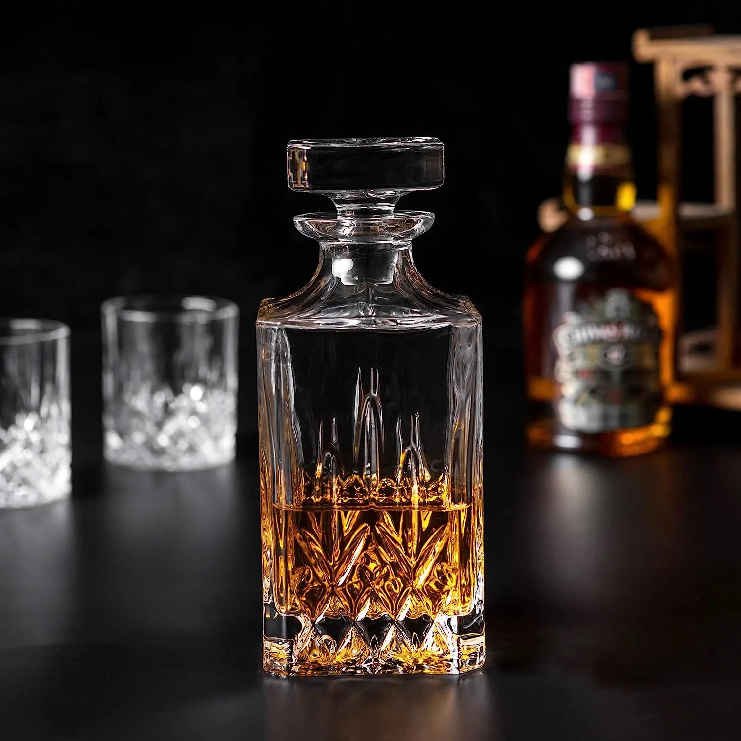 Factory Sell Best Price Wholesale Fashioned High Quality Crystal  Glass Whiskey Decanter And 4 Whiskey Glasses Set