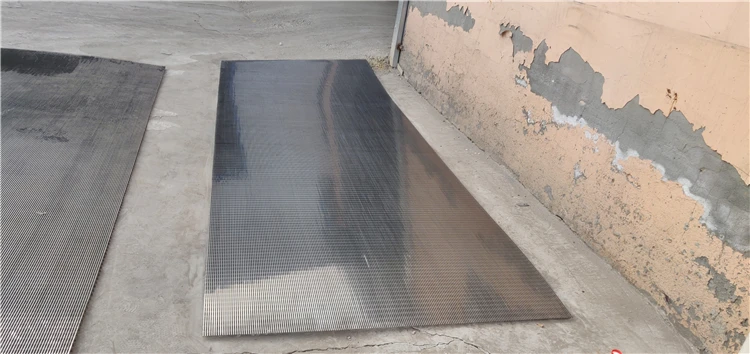 High Quality Linear Vibrating Stainless Steel Sieve Shaker Stainless Steel Wedge Wire Seam Screen