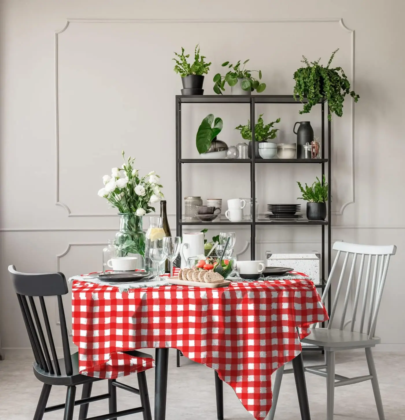 Wholesale Round Red & White Plastic Disposable Tablecloth Checkered Table Covers for Parties, Picnics, Camping, Events