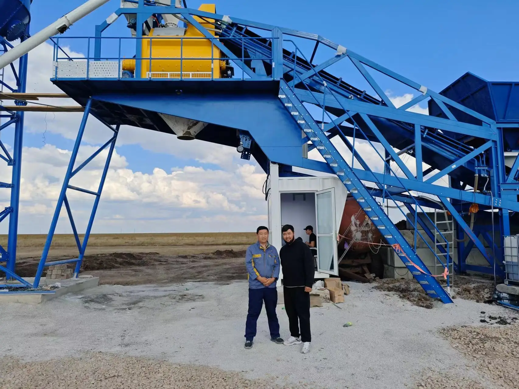 Factory Price Small Concrete Mixing Plant In Nepal 50m3/h Mobile Concrete Mixing Plant With Cement Silo
