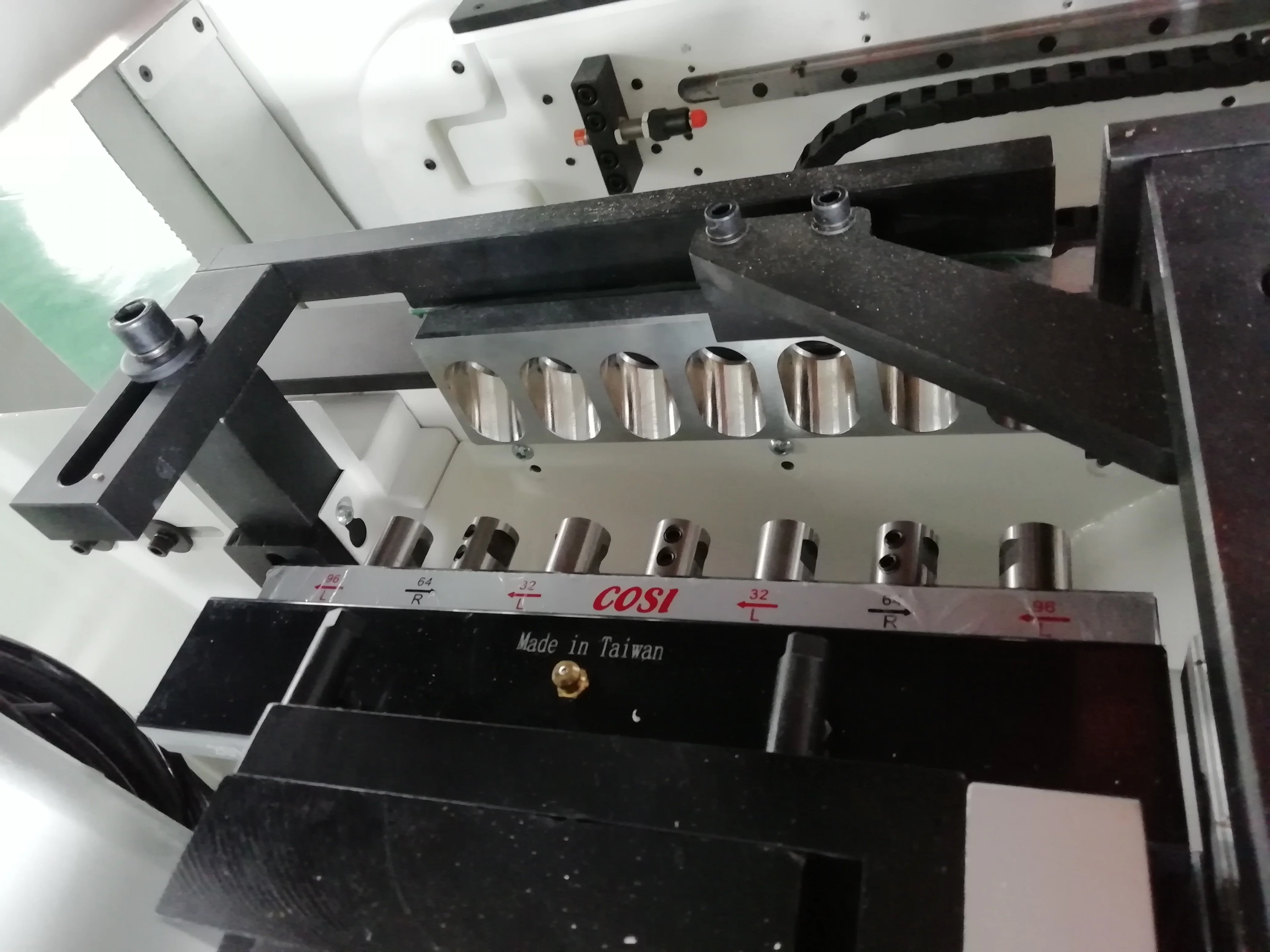 
high speed woodworking multi-drilling machine with automatic feeding and returning 