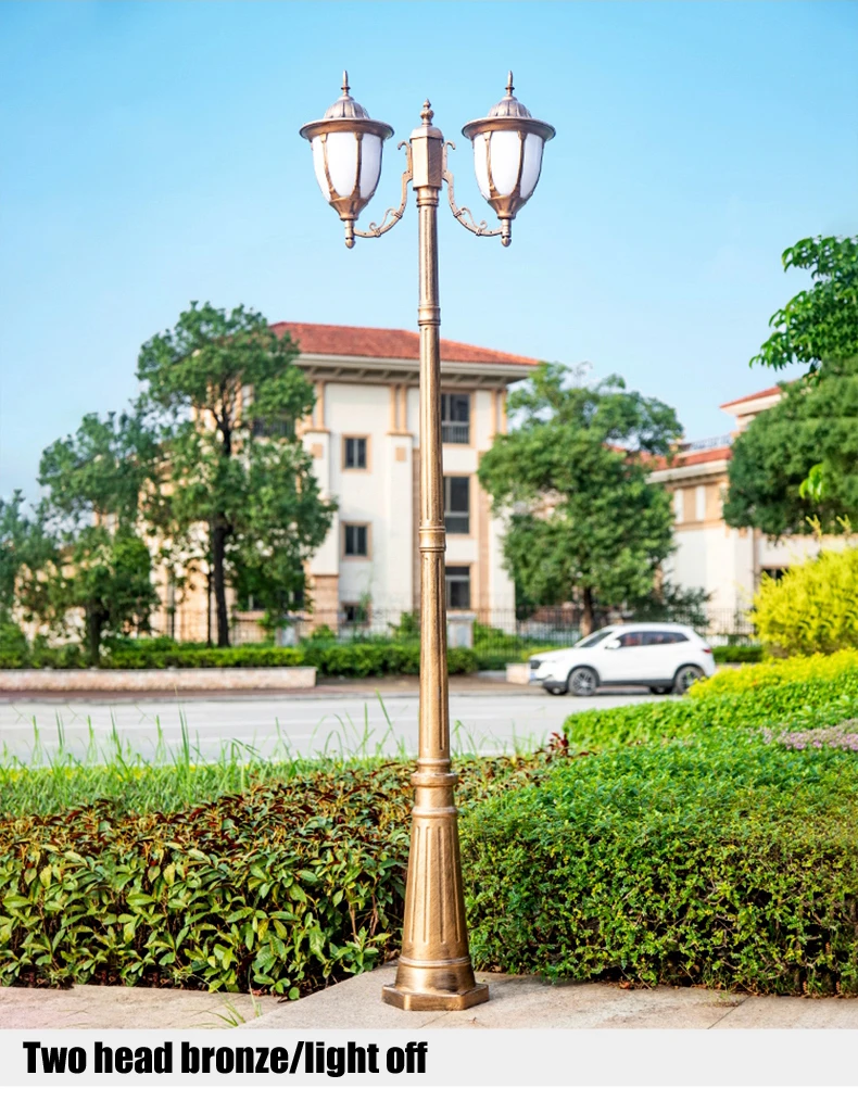 High quality Outdoor waterproof IP65 Street Vintage Outdoor Garden Solar Charged LED Lamp Post LED Garden Light