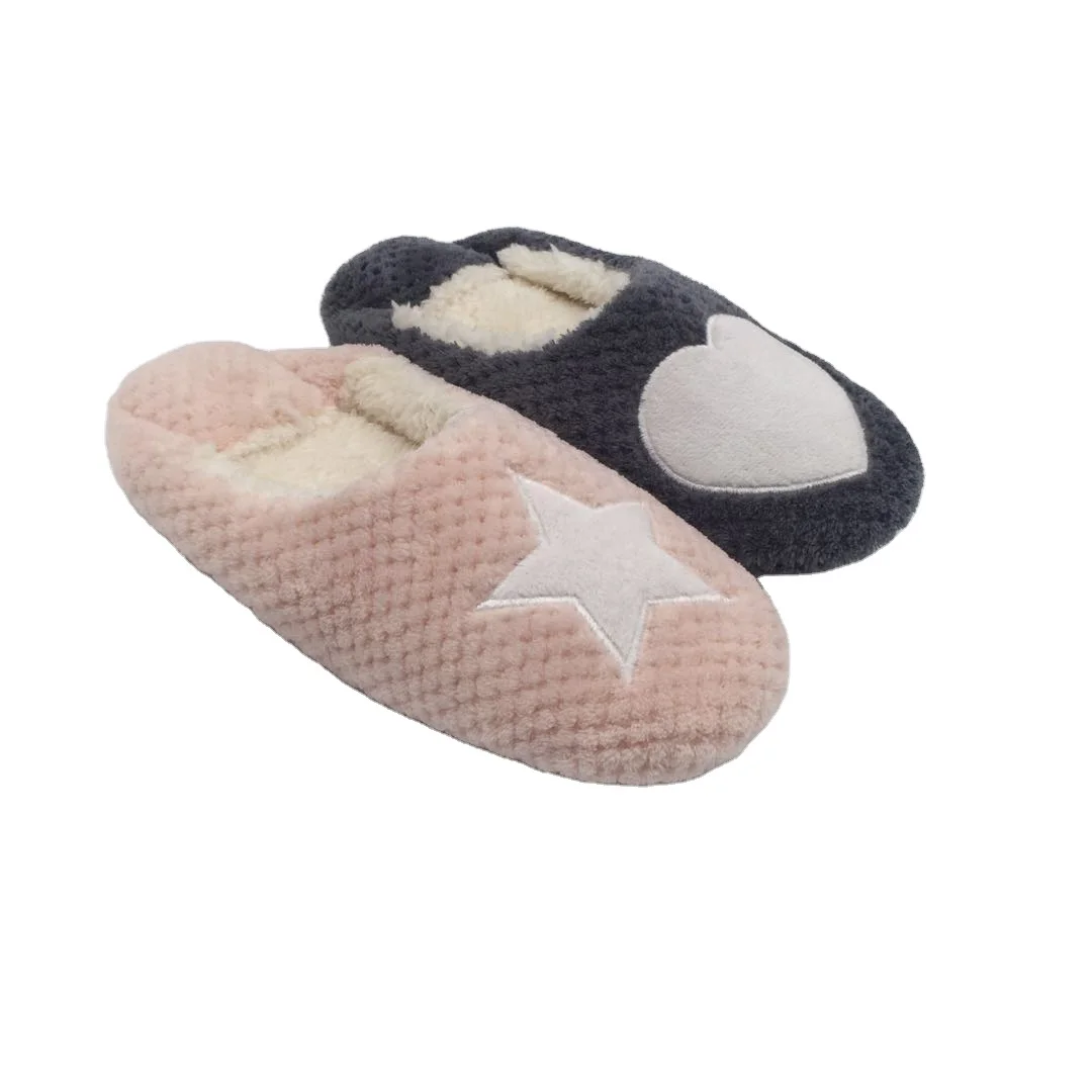 Шлепанцы женские стеганые с вышивкой в виде сердца черные пушистые мюли розовая текстильная ткань ананасами зимние Тапочки