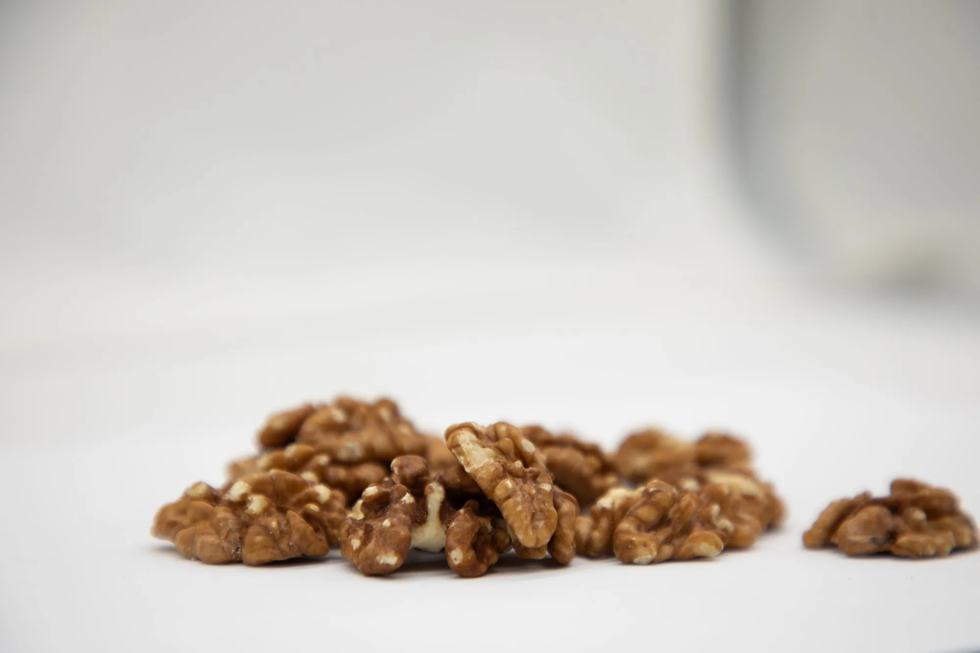 Healthy snack top grade organic walnut kernels peeled walnuts nuts in bulk from Uzbekistan manufacturer