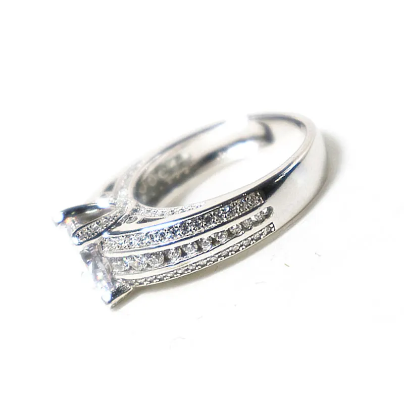 Full Iced Out Heart Shape Rings 18K Gold Plated Rose Gold Hiphop Rapper Jewelry Moissanite Cuban Link Ring For Women