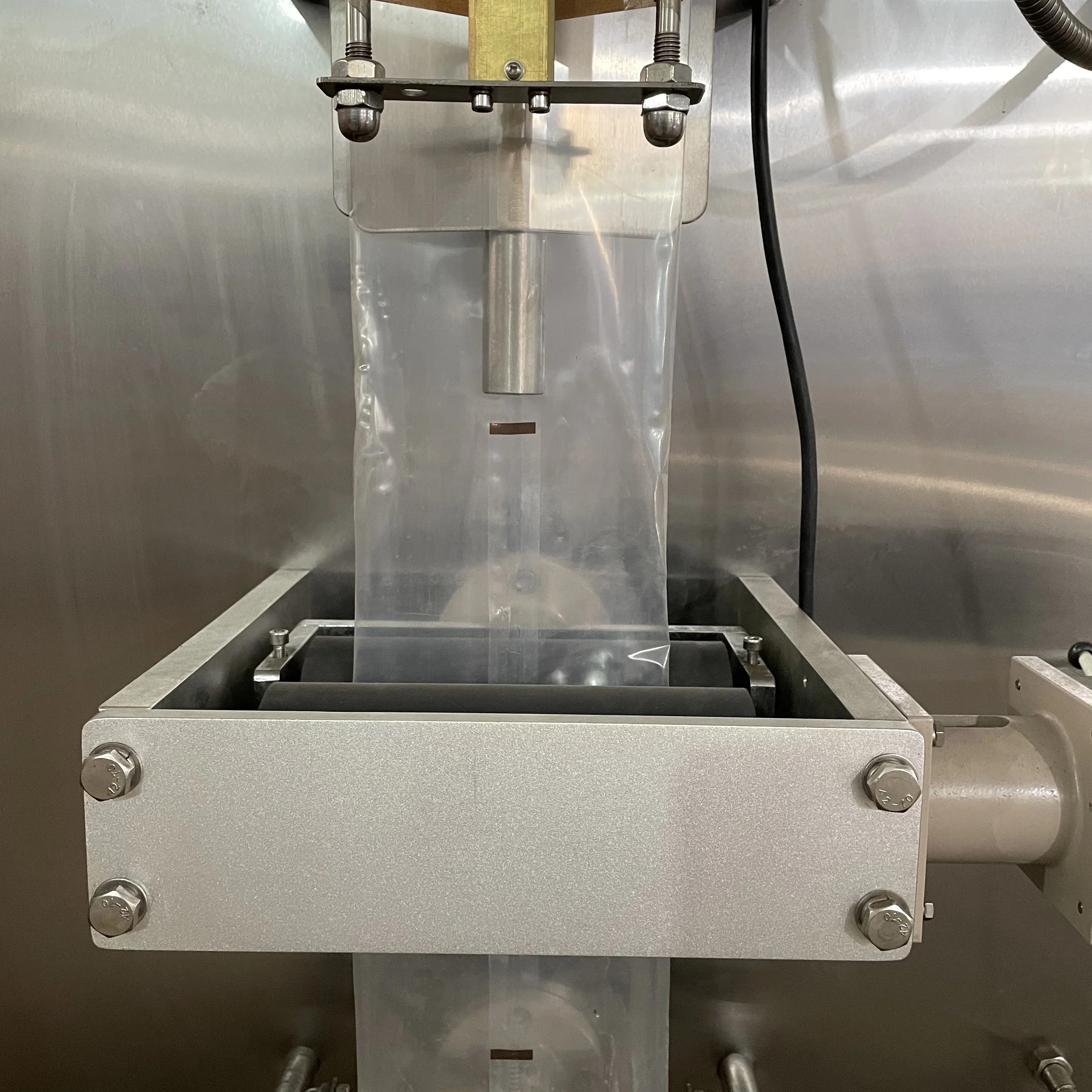 Automatic Sugar Candy Packaging Ice Filling And Sealing Packing Machine For Liquid SJ-ZF1000 Haoyuan