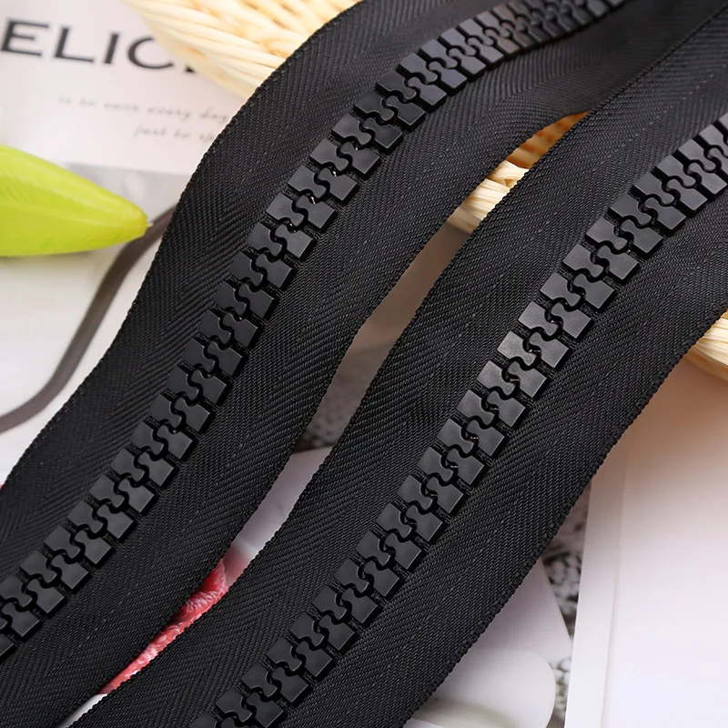 
30# giant teeth plastic zipper - open end big zipper for jackets or bag -Zipper slider manufacture 
