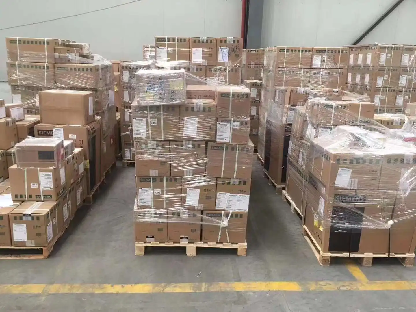 SIMATIC S7-1200 SM 1232 6ES7232-4HD32-0XB0 6ES72324HD320XB0 brand new