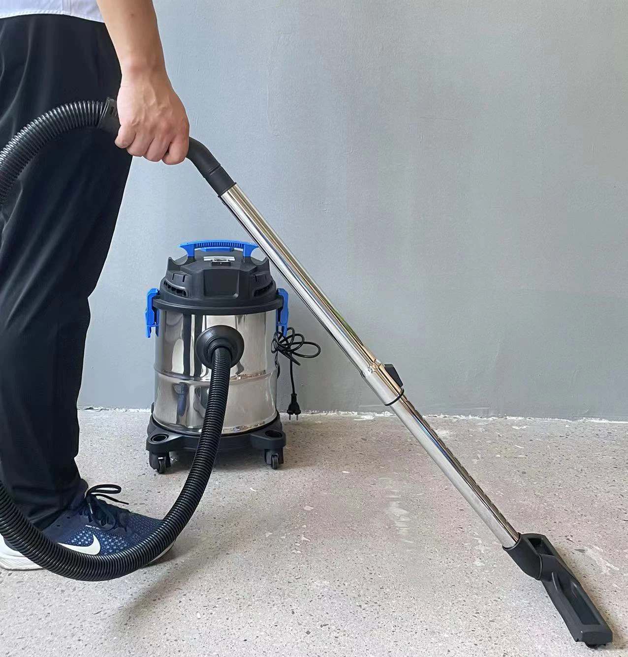 18kpa Hot Selling Strong Suction 30L Heavy industrial Wet Dry Blow Wash Dust Collector Vacuum Cleaners