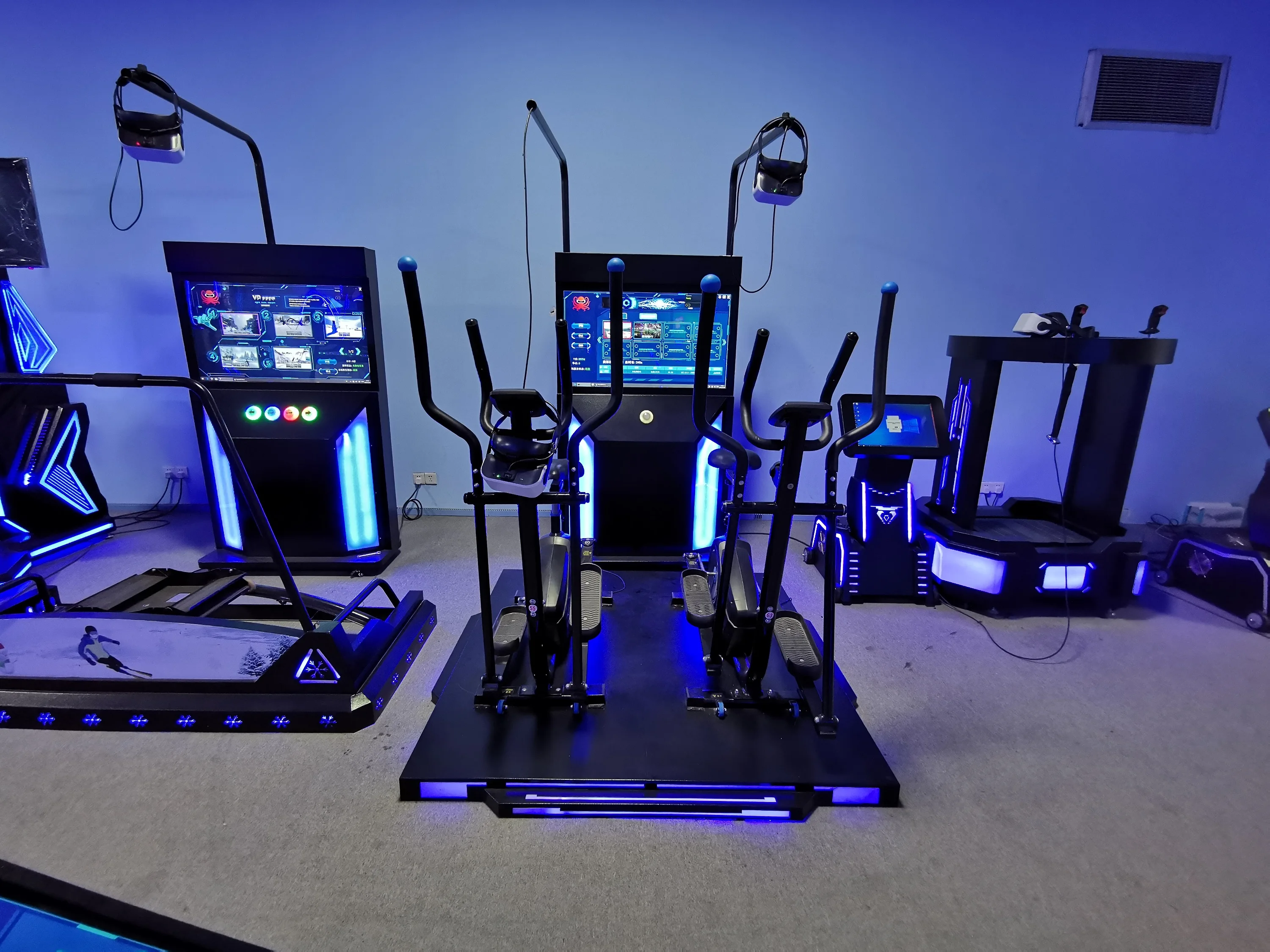 Amusement Park VR Sports Games Series Rhodes 2 Players Virtual Reality Walking For Sale