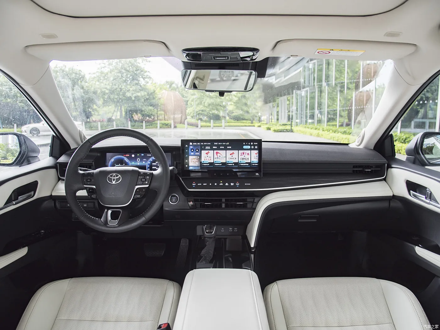 High Quality 2024 Ca-mry Twin Engine 2.5HQ Signature Edition Hybrid Mid-size Sedan Left Hand Drive Car
