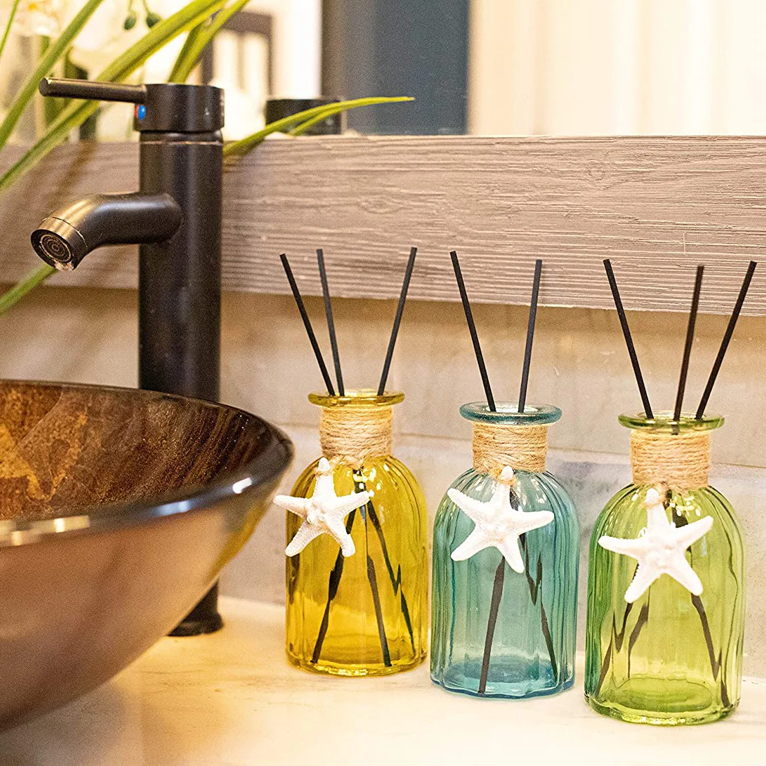 Retro Small Glass Vase Embossed Glass mini Vase small glass bud vase with low price Eco-friendly