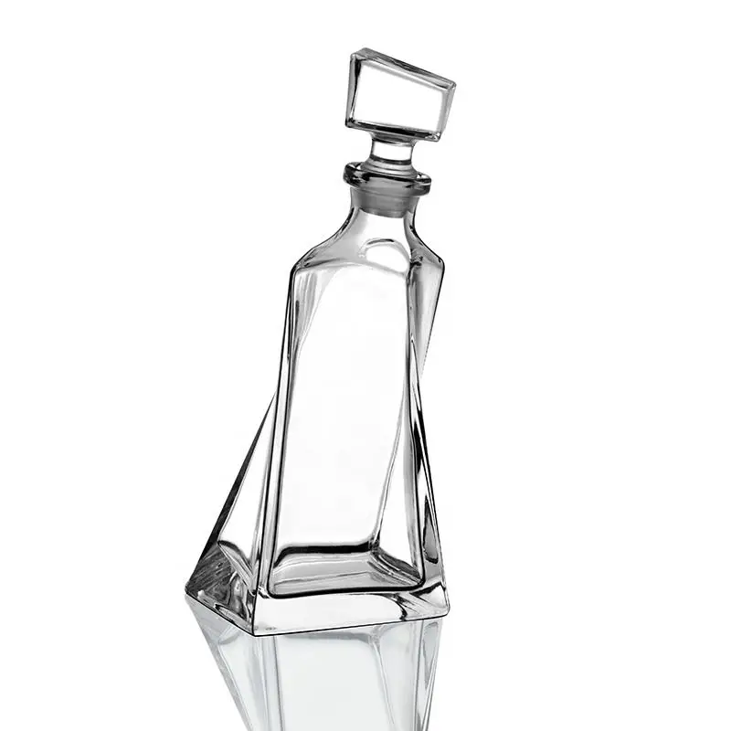 N27 Hot Sale Unique Rotating Twisted Shape Clear Glass Whiskey Decanter Bottle 600ml Crystal Wine Tequila Brandy Transparent
