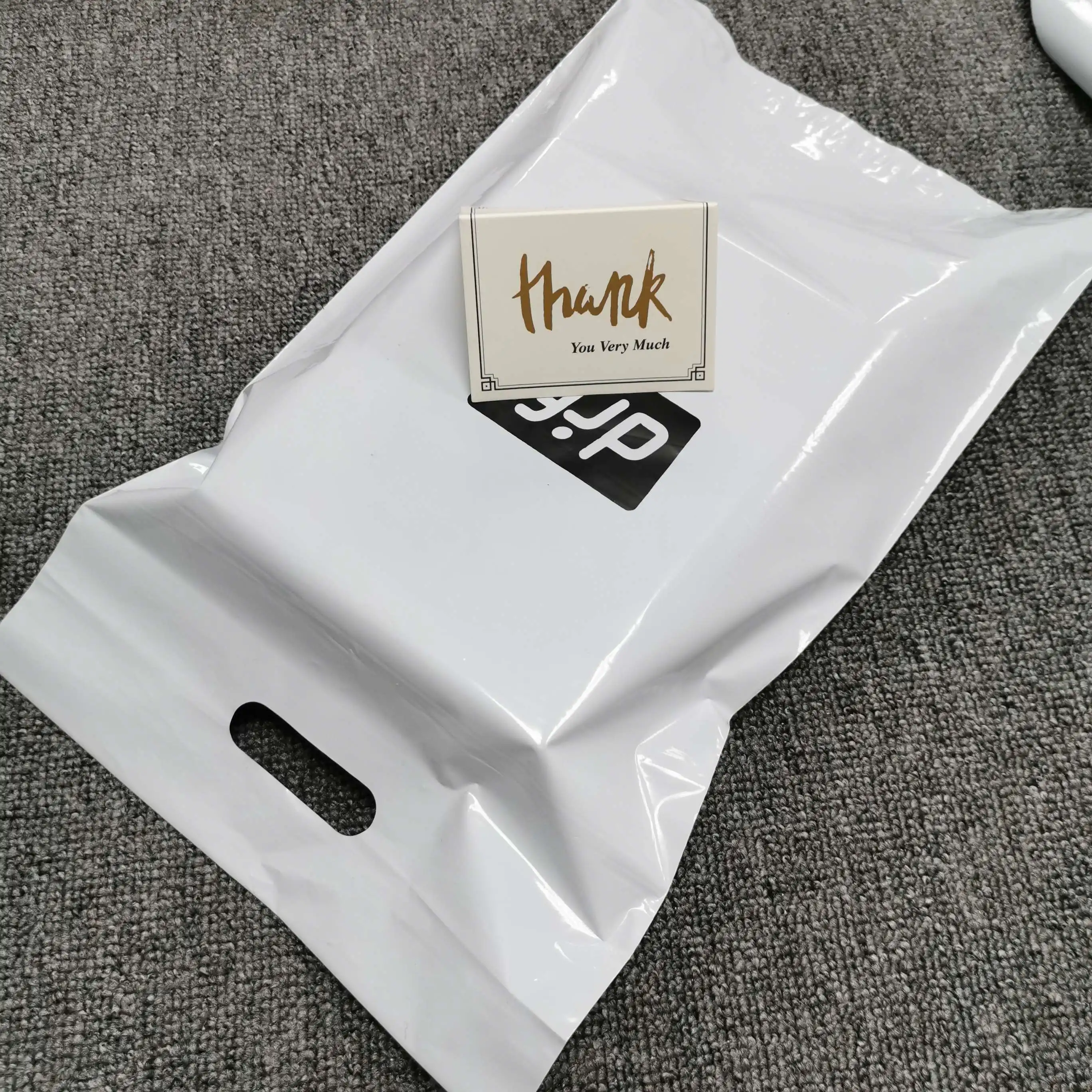 Custom white and purple with  handle hole  express mailing bag printing envelope package polymailer with handle