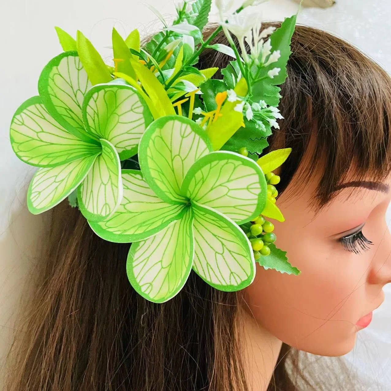 Заколка для волос из пенопласта