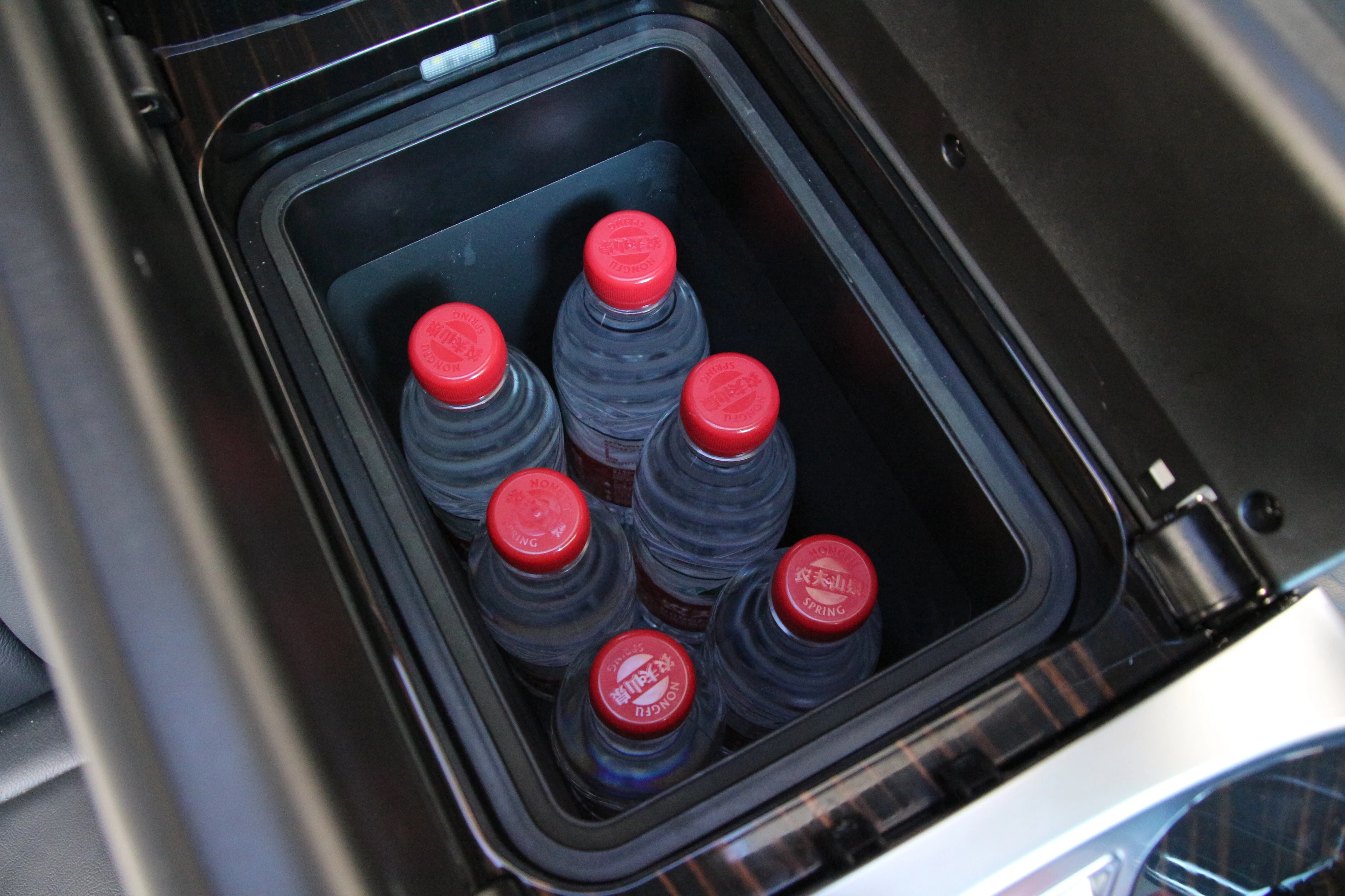 220V power socket central handrail box of automobile refrigerator Suitable for Honda Odyssey armrest box mixed with ELYSION,