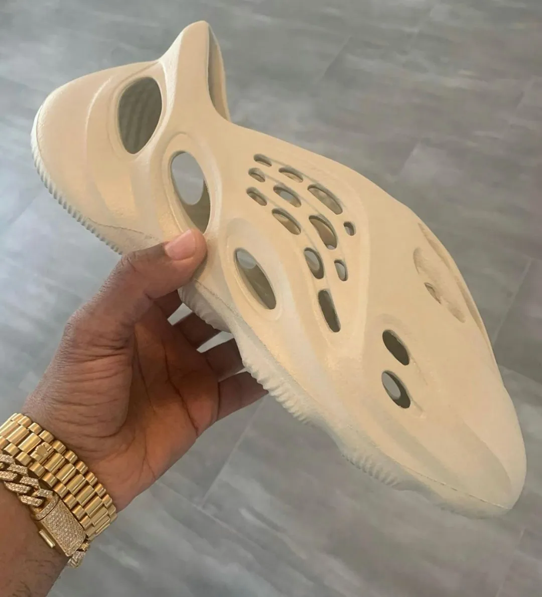  Тапки Yeezy легкие сандалии с прорезями пляжная