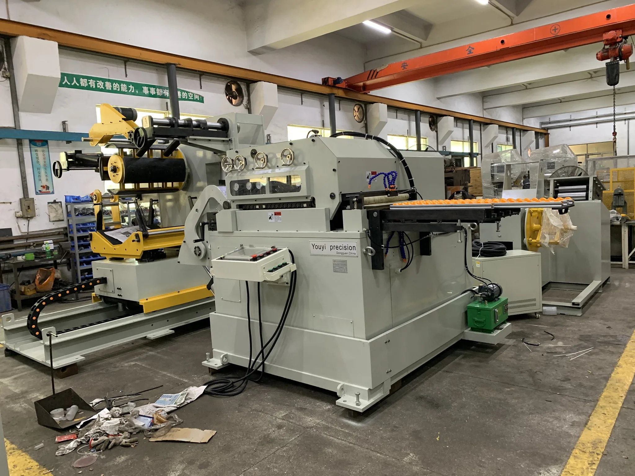 Space-saving Metal Coil Decoiler Straightener and Servo Roll Feeder for Auto Parts Production Line