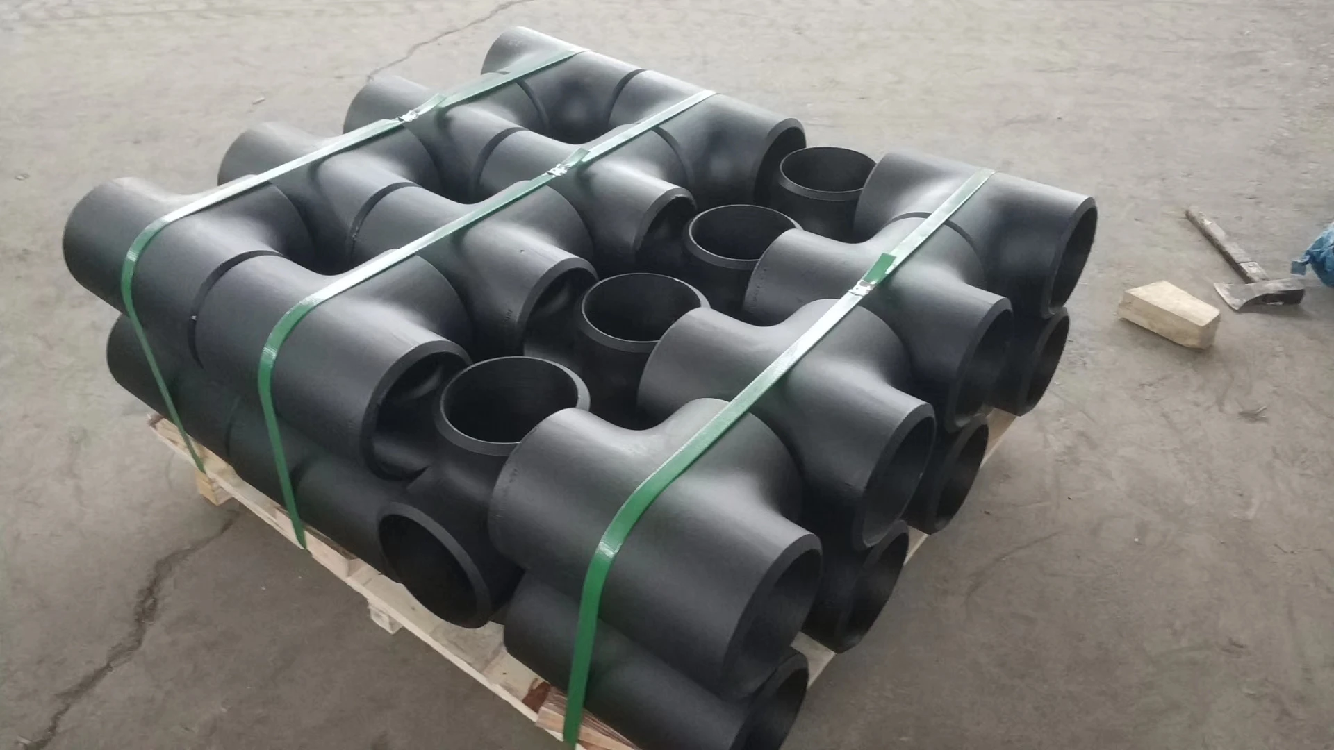 CARBON STEEL  PIPE FITTING EQUAL START TEE  ANSI B16.9 BUTT WELD BLACK PAINT A234WPB