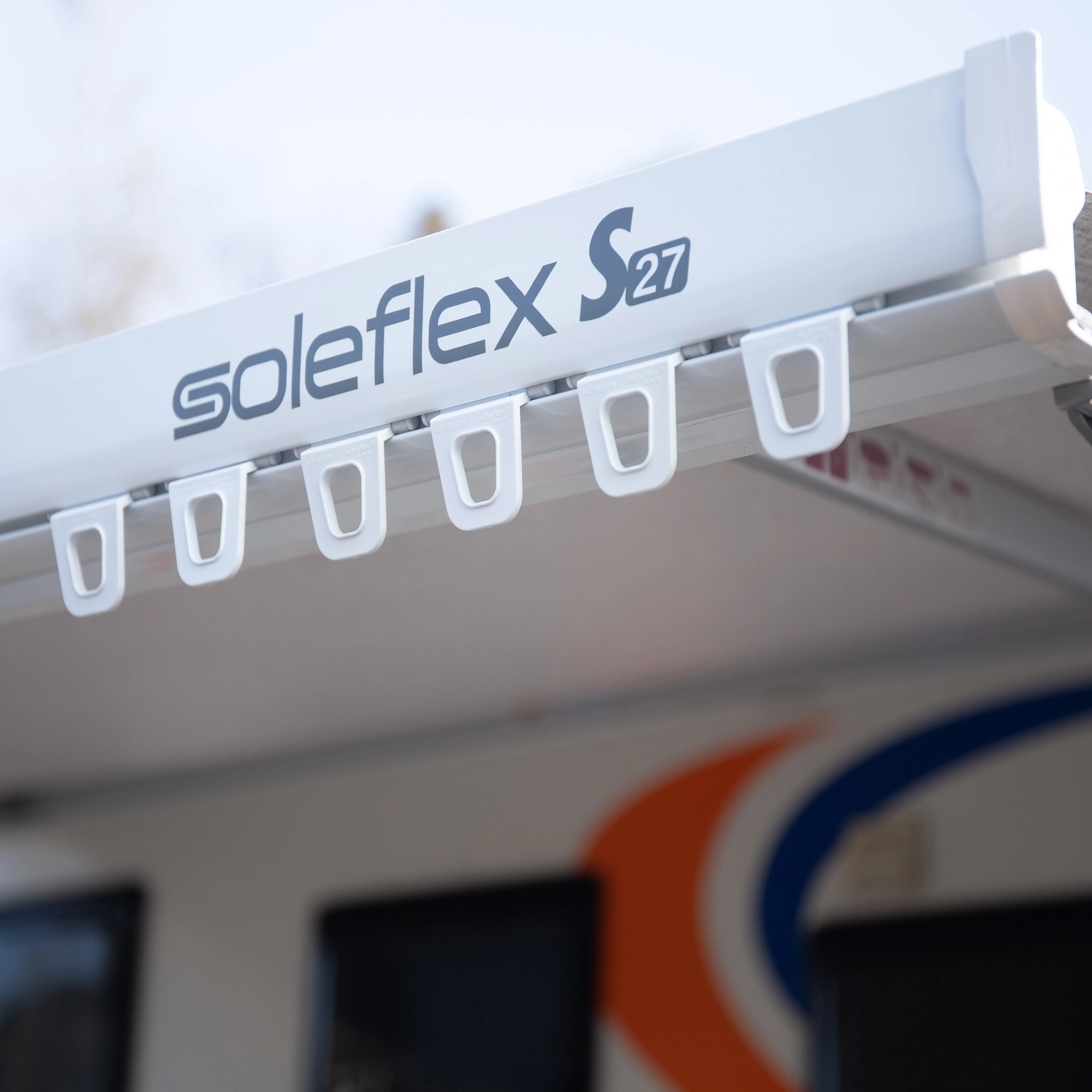 High-Strengthen S27 Aluminum Alloy Side-Mounted RV Awning with Durable PVC Fabric Exterior Accessories for RVs