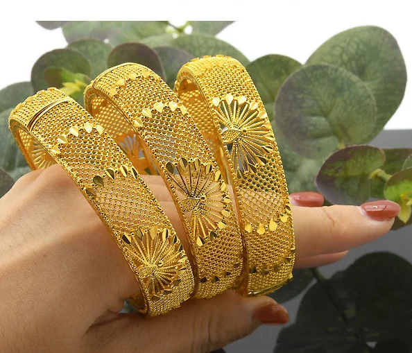 Luxury Design Women Gold Plated Bracelets Hollow Accessory Fashion Jewelry Bangles