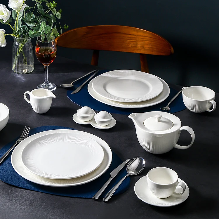 Free Sample Modern Fine Porcelain Ceramic Party Dinnerware Set New Products Restaurant Supply Elegance Dinner Plate