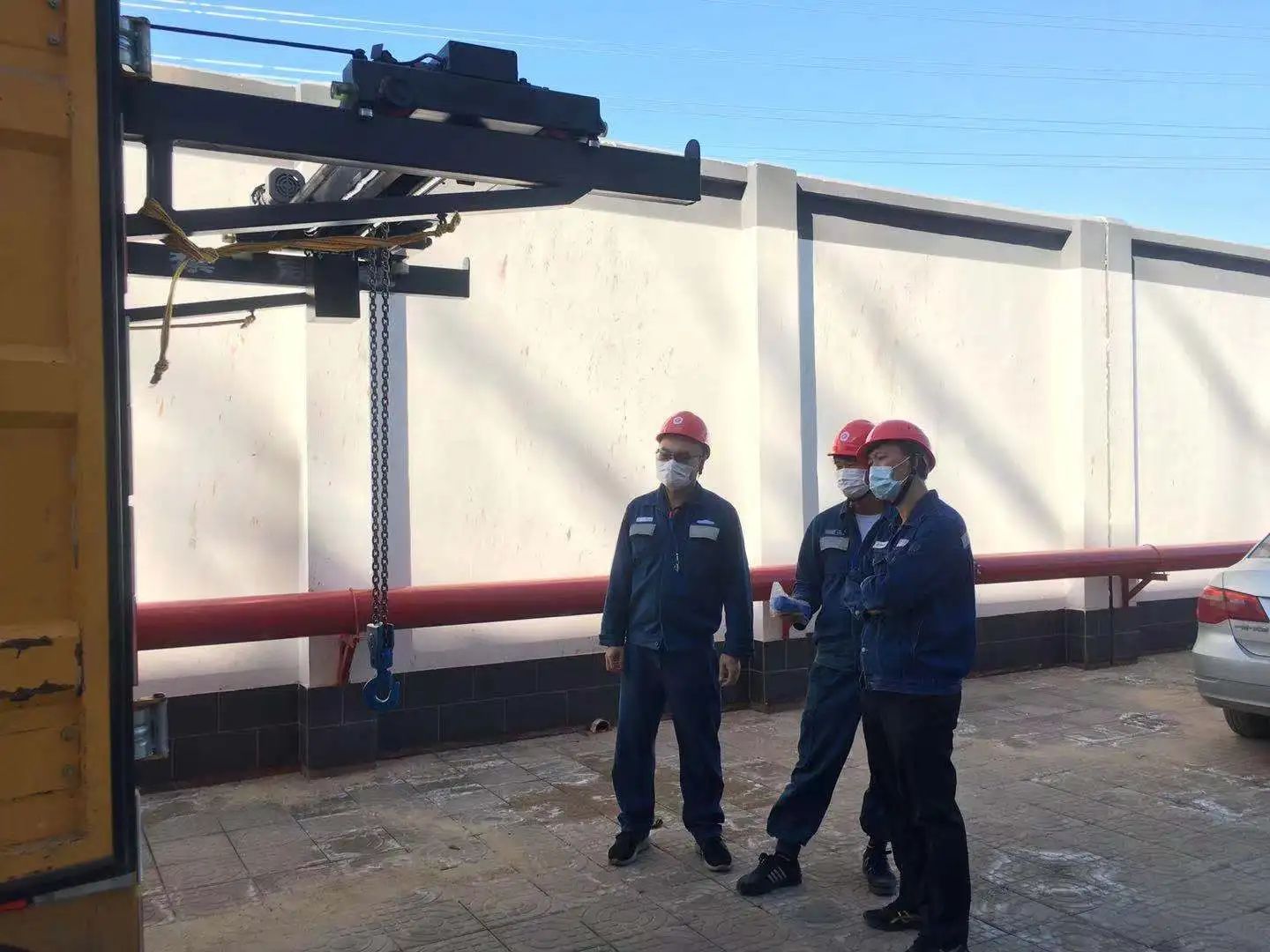 Mini DIY crane and hoist lift manufacturers in truck box