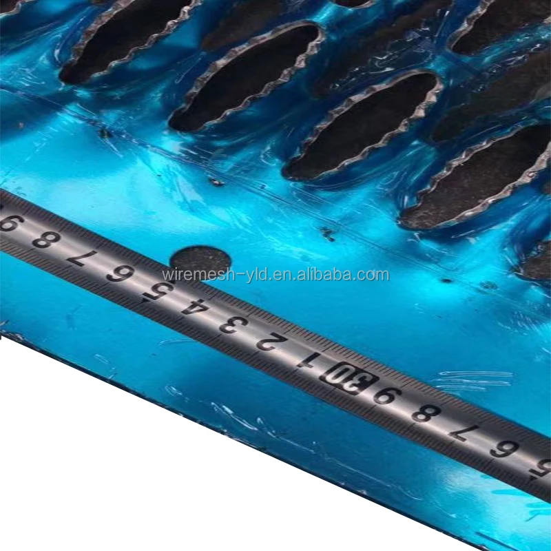 Punched Hole aluminum anti skid Serrated walkway Grip Strut perforated plank grating