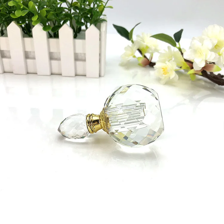 Wholesale 3ml Empty Round Shape Crystal Decorative Luxury Crystal Oil Perfume Attar Bottle